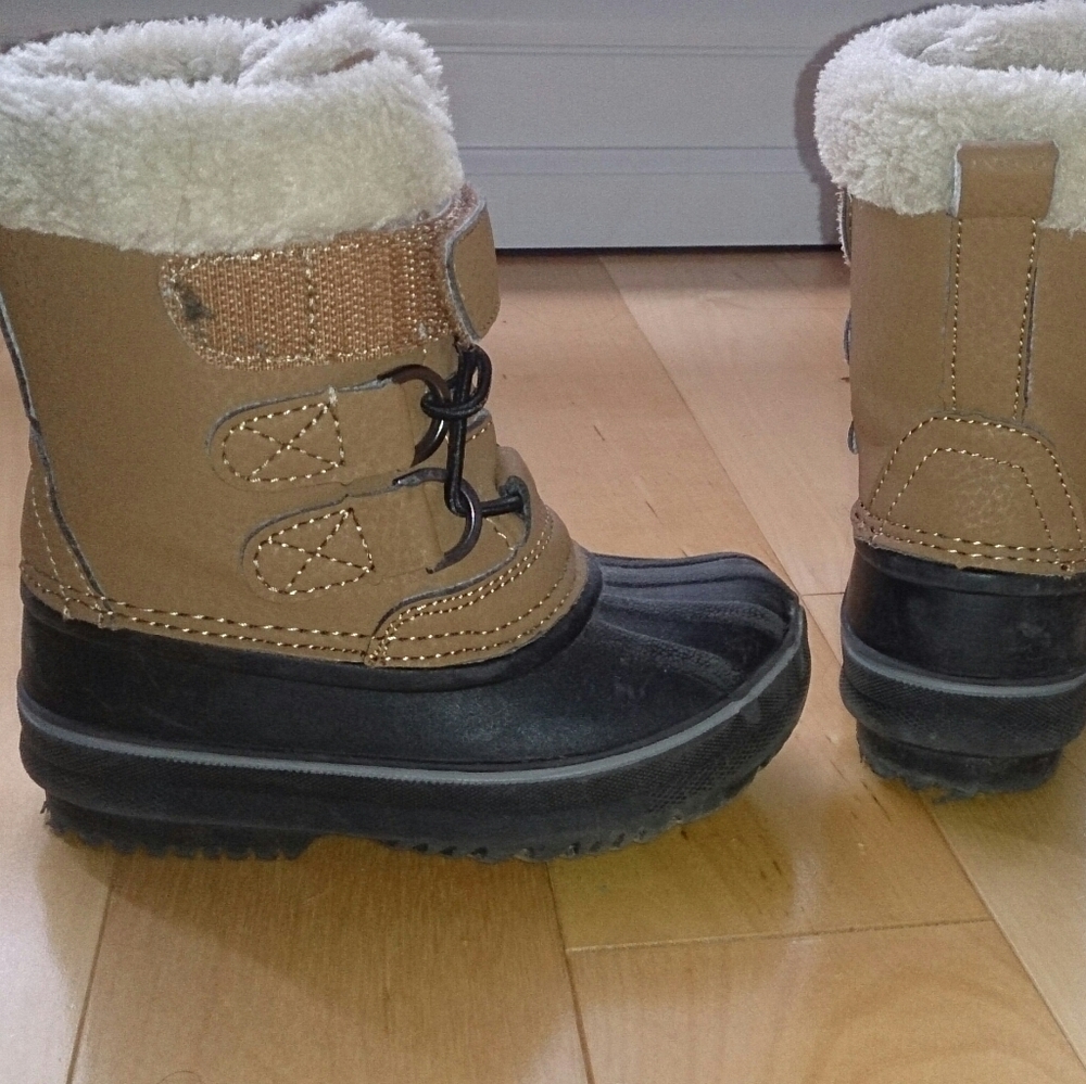 Winter boots size 6